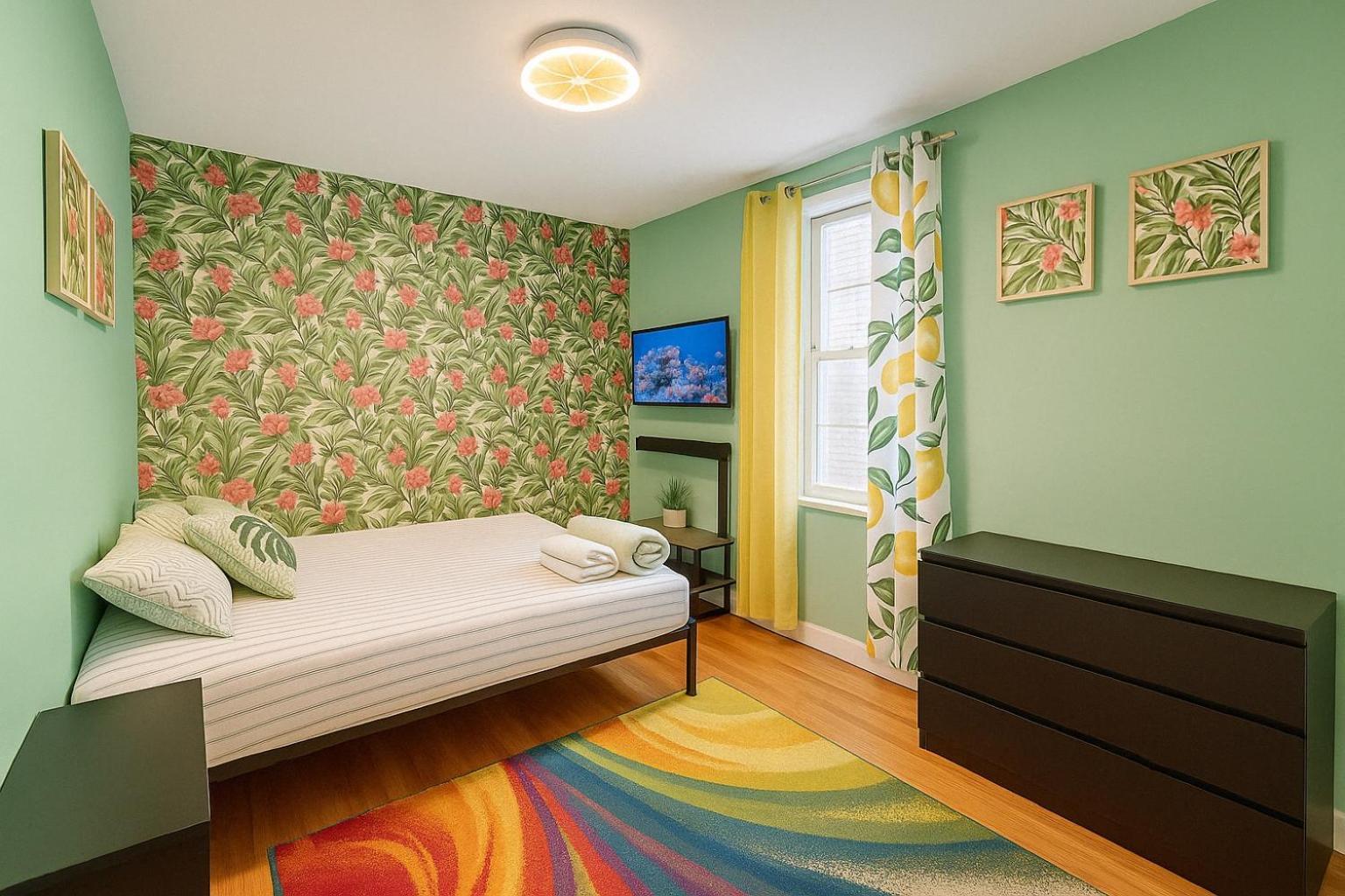 Tropical Comfort Room In Harlem Cozy Stay With Snacks & Style Ню Йорк Екстериор снимка